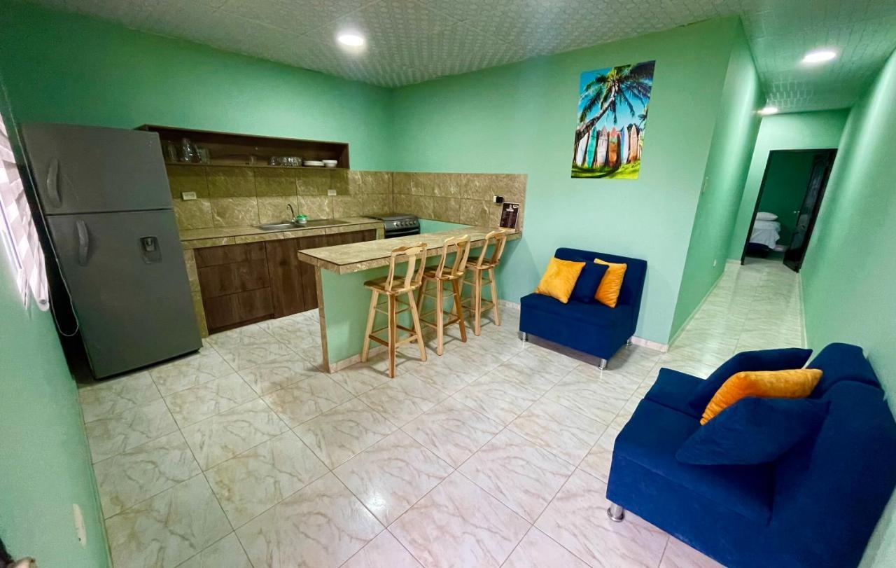 Hostal Tropicoco Hotel Playas Exterior photo