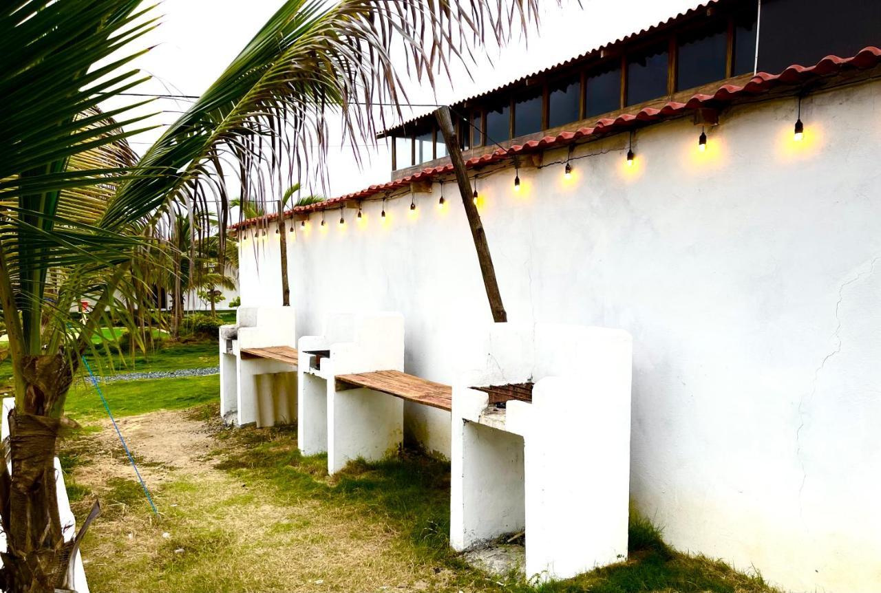 Hostal Tropicoco Hotel Playas Exterior photo