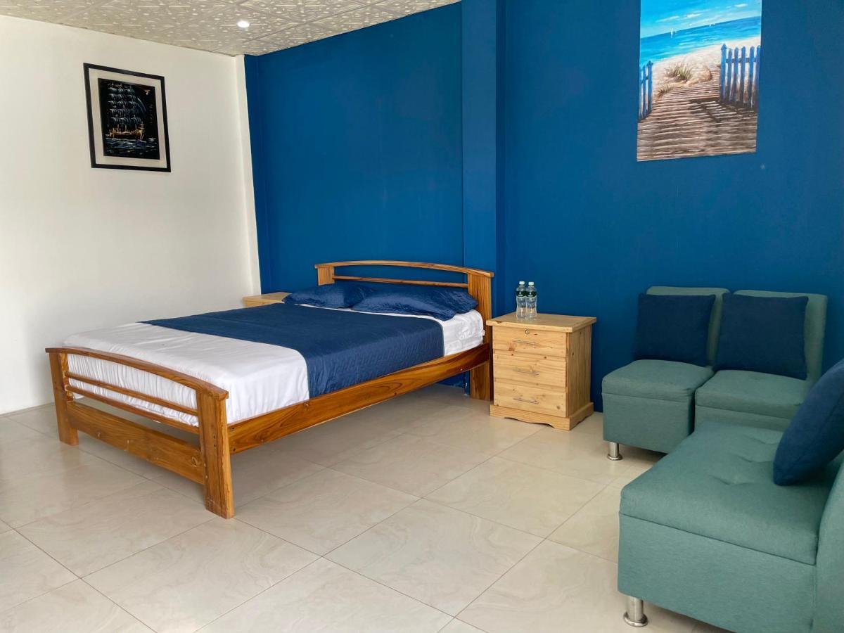 Hostal Tropicoco Hotel Playas Exterior photo
